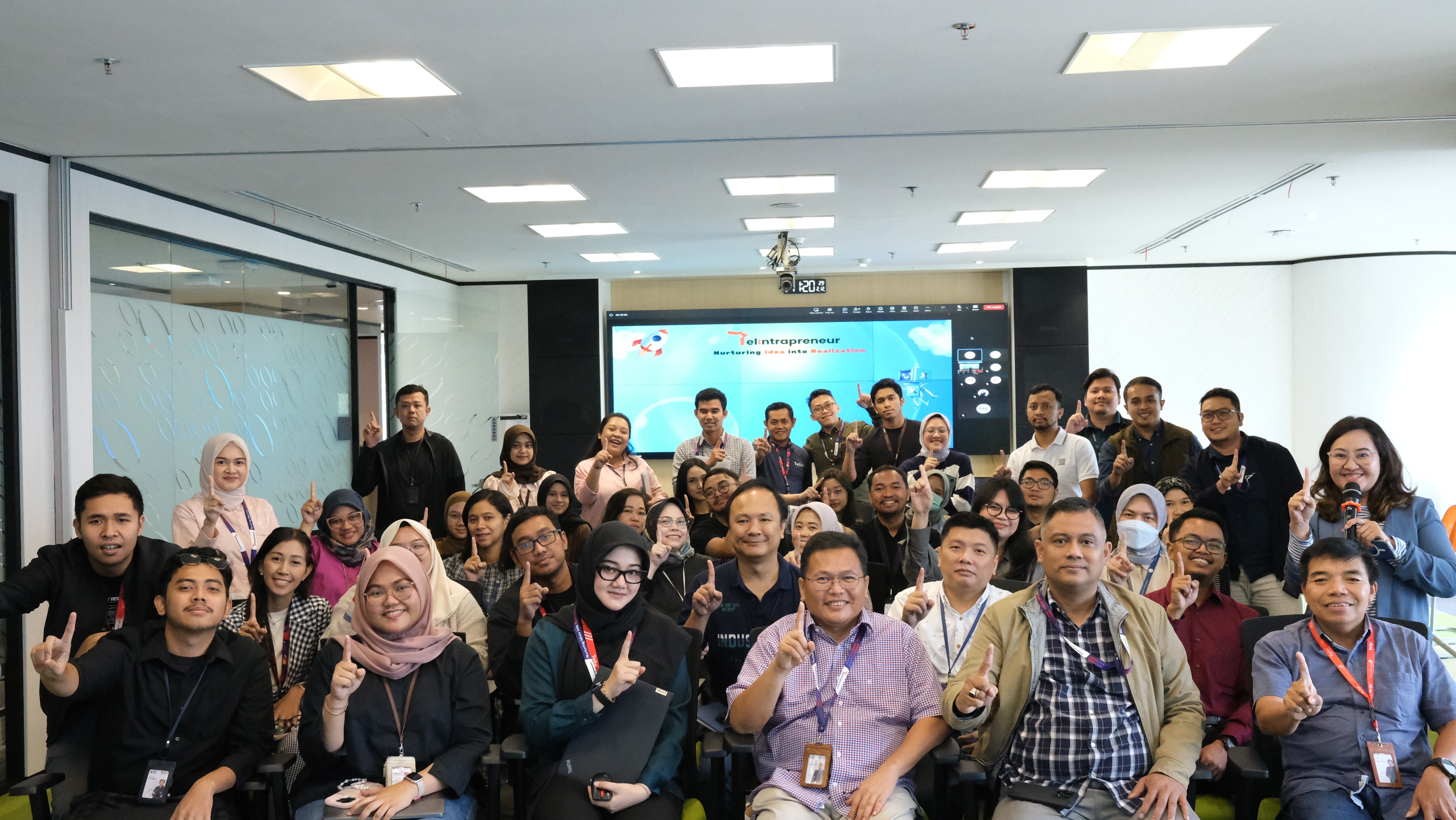 Telin Ignites Innovation with “Let’s Talk” Telintrapreneur Sharing Session